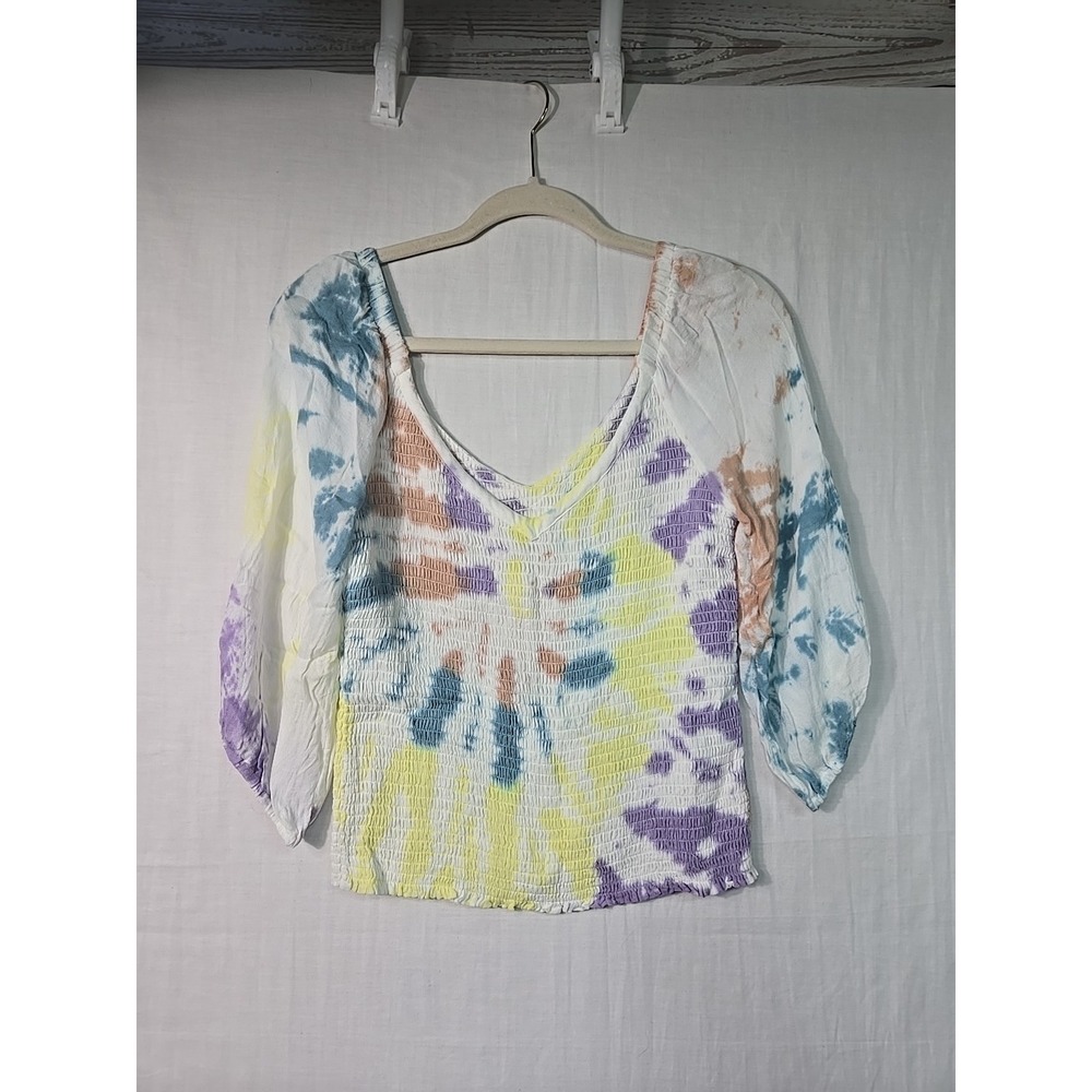 Chaser Smocked Tie Dye Peasant Top Juniors Size‎ Medium 3/4 Sleeves V Neckline